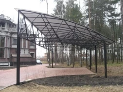 Односкатный навес для зоны отдыха
