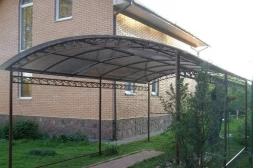 Арочный навес для машины
