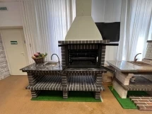 Печь Аристократ 704 Радиальный кирпич красный с коричневым