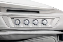 Массажное кресло с искусственным интеллектом Skyliner 3, черно-белое