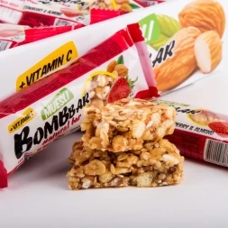 Мультизлаковый батончик Bombbar 45 гр., Клубника-миндаль, шт., фото 2