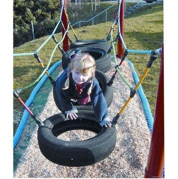 Подвесной мост с автомобильными покрышками, фото 1