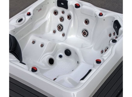 Гидромассажный спа-бассейн JNJ Spas Hurricane Riga SPA-632, фото 2