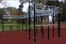 Спортивная площадка с длинным рукоходом и брусьями Спортивная площадка с длинным рукоходом и брусьями