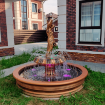 Фонтан Королевский и Девушка с кувшинами