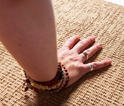 Коврик для йоги HUGGER MUGGER Sattva Jute Mat бежевый, фото 2 Коврик для йоги HUGGER MUGGER Sattva Jute Mat бежевый, фото 2