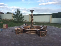 Фонтан Королевский с русалками и вазонами