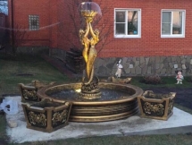 Фонтан Королевский с русалками и вазонами