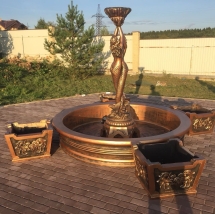 Фонтан Королевский с русалками и вазонами