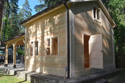 Деревянный навес для машин с хозблоком ЛОЦМАН Базовая комплектация, фото 2