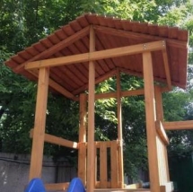 Деревянная крыша к детской игровой деревянной площадке для дачи "Мадрид" Деревянная крыша к детской игровой деревянной площадке для дачи "Мадрид"