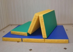 Мат гимнастический складной 140x180x5 (в 3 сложения)