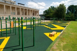 3 разноуровневых турника, составляющие треугольник, фото 2