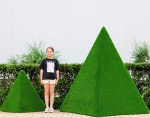 Топиари пирамида зеленая, маленькая - газон Eco Топиари пирамида зеленая, маленькая - газон Eco
