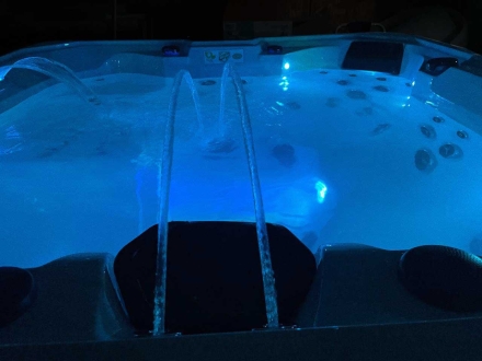 Уличный джакузи с подогревом Jazzi Pool 329A1 Capri, фото 10