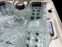 Уличный джакузи с подогревом Jazzi Pool 329A1 Capri, фото 3 Уличный джакузи с подогревом Jazzi Pool 329A1 Capri, фото 3