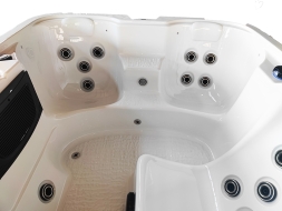 Гидромассажный Спа-Бассейн Jazzi Pool Montana SKT338B1, фото 3 Гидромассажный Спа-Бассейн Jazzi Pool Montana SKT338B1, фото 3