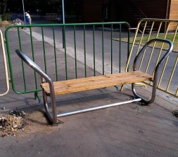 Лавочка из нержавеющей стали и деревянного сидения, фото 2