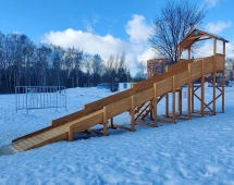 Зимняя горка Snow Fox Домик (скат 10 м)