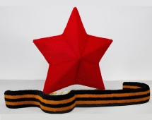 Топиари композиция Звезда с георгиевской лентой - газон Eco