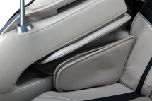 Массажное кресло с искусственным интеллектом Skyliner 3, черно-белое