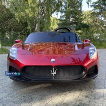 Электромобиль Maserati MC20 красный