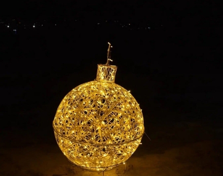 Светящаяся фигура Ёлочная игрушка на раме (диаметр 2 м), фото 1